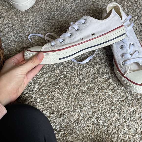 White converse - Picture 5 of 6